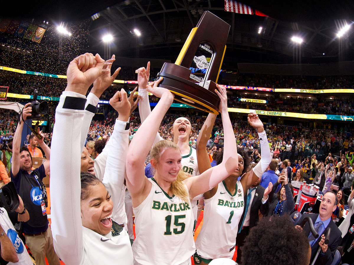 lauren-cox-baylor-celebration.jpg
